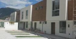 Hermoso Conjunto Residencial de Casas y Departamentos en La Armenia Country Club