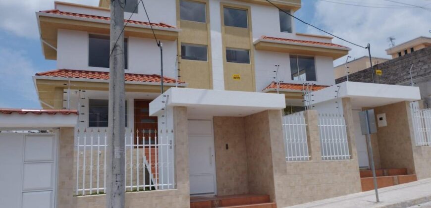 Hermosa casa en la Urbanización en el Ejercito